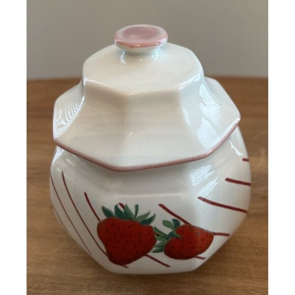 Vintage Mikasa Fresh Fruit DP 002 STRAWBERRIES 2 pc Creamer & Sugar Bowl w/ Lid - Picture 2 of 8